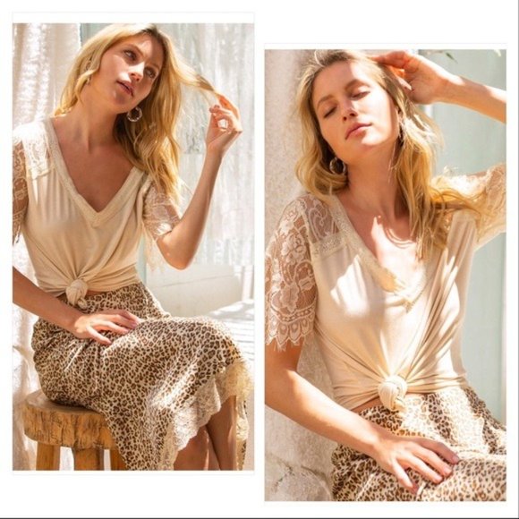 POL Lace V-Neck Tee w/ Eyelash hemmed Sleeves - Picture 4 of 14